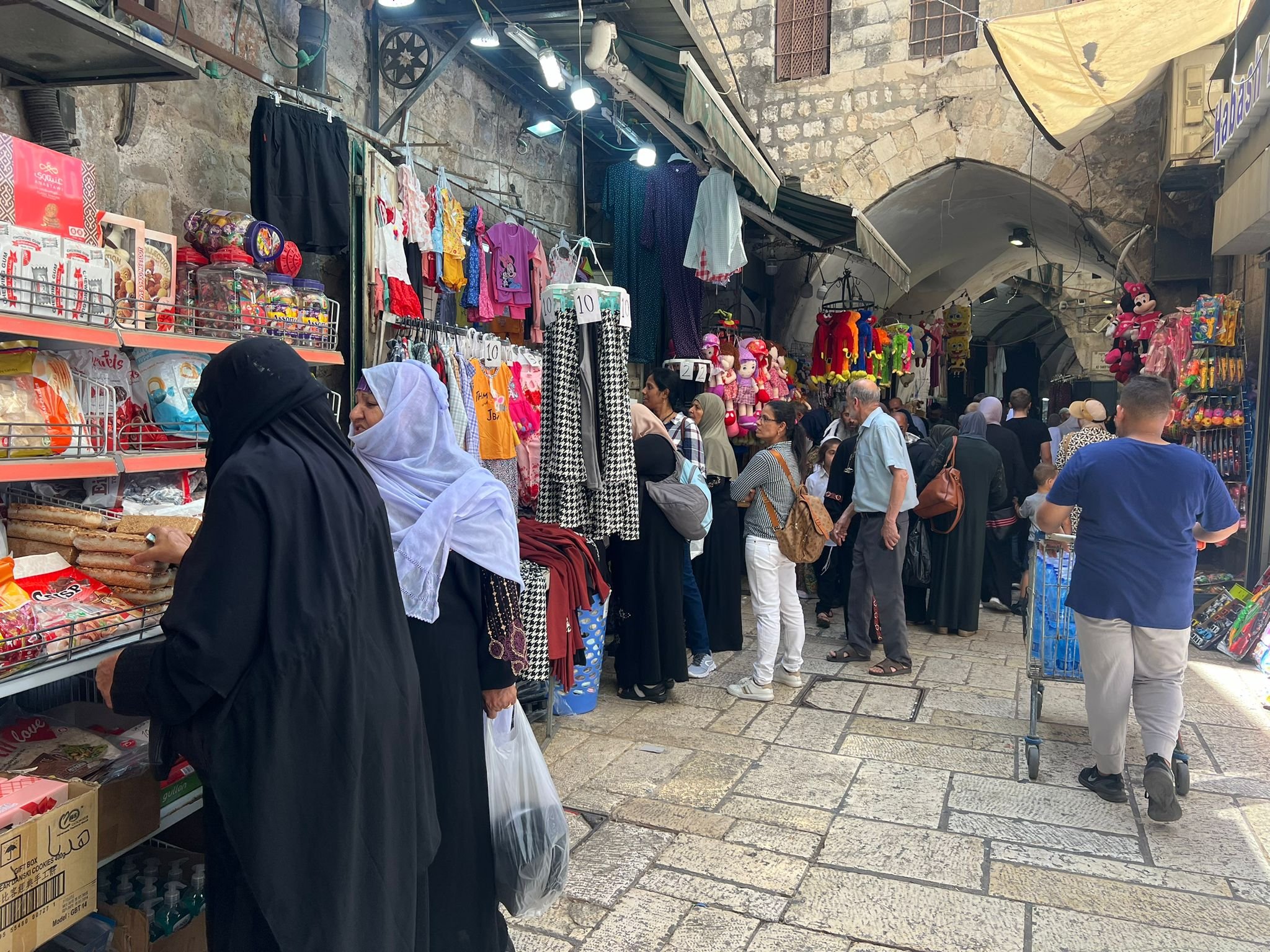 "أسبوع القدس" : انعاش للحركة التجارية في أسواق البلدة القديمة-0