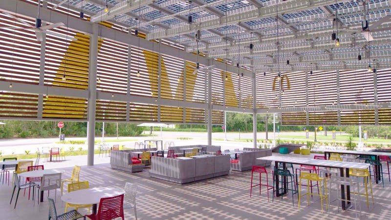 "ماكدونالدز" تكشف عن مطعم يعمل بالطاقة الشمسية داخل "ديزني ورلد"-3