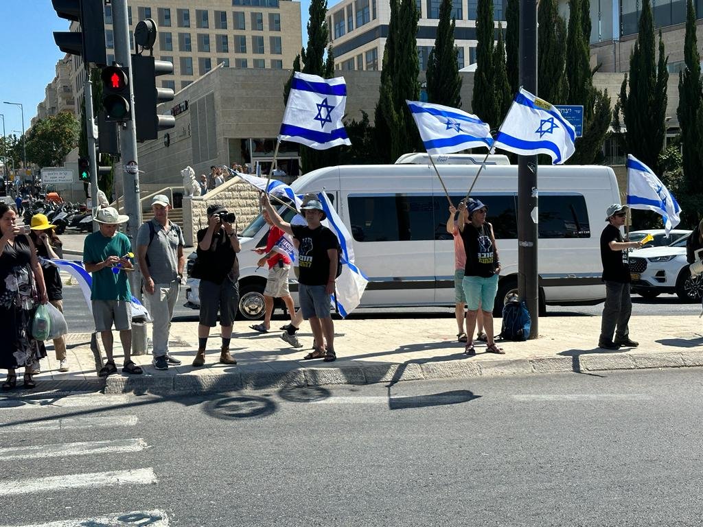 الاحتجاجات تتصاعد في القدس: تفريق المتظاهرين بالقوة-9