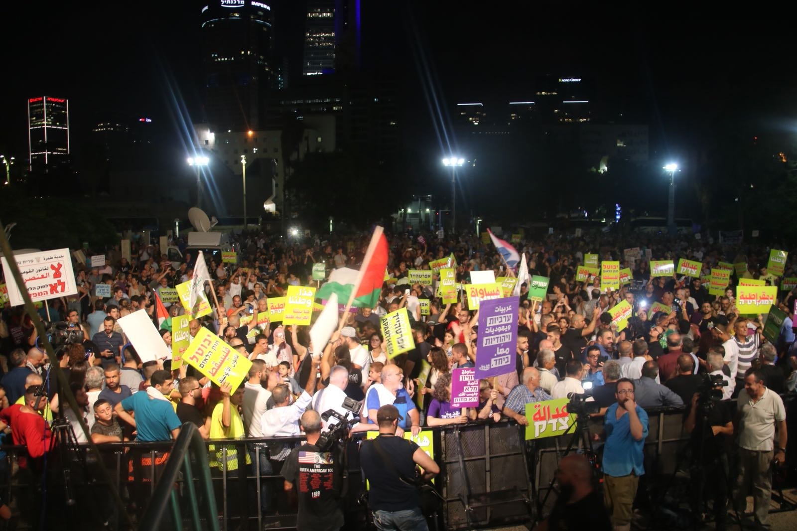 بمشاركة الآلاف: اختتام "ام المظاهرات"-4