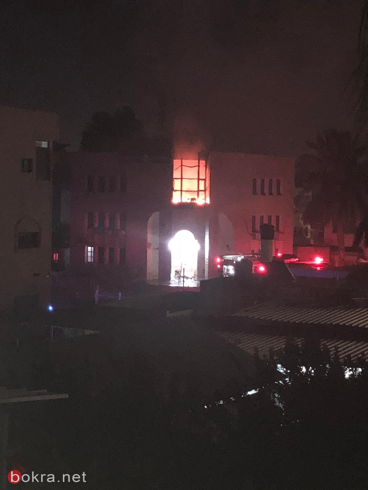 اشتعال النيران في مبنى بلدية قلنسوة-3