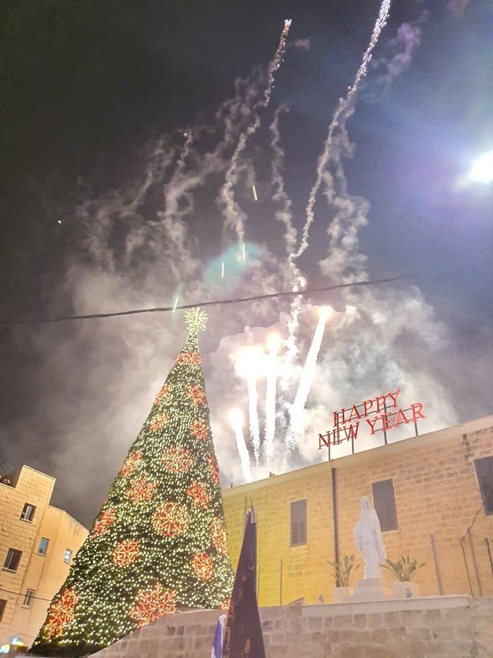 شفاعمرو تحتفل بإضاءة شجرة الميلاد-0