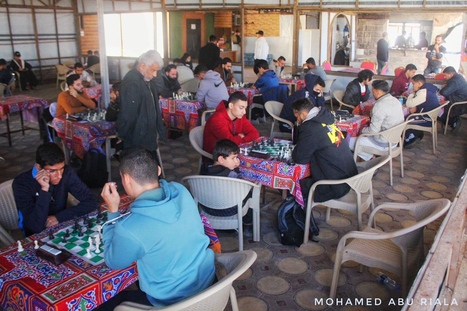 بعد انقطاع دام أكثر من عامين بسبب الحرب على القطاع:انطلاق بطولة العودة والوفاء للشطرنج في غزة-0