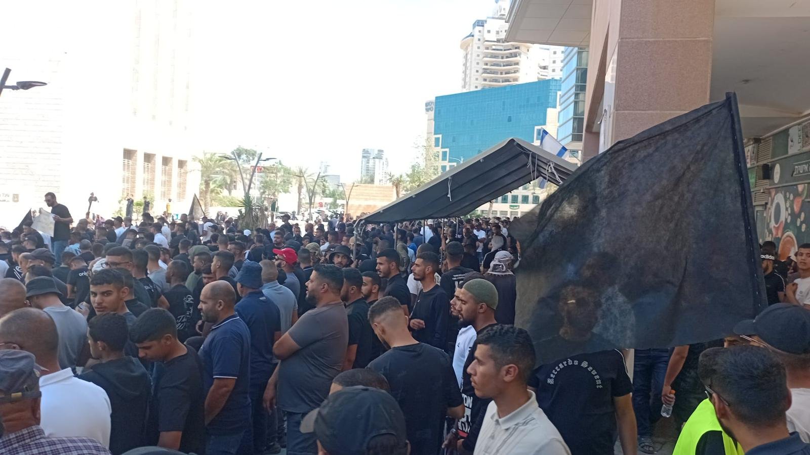 الآلاف يشاركون في مظاهرة "العهد والوفاء" في بئر السبع احتجاجًا على سياسة الهدم والعنف-5