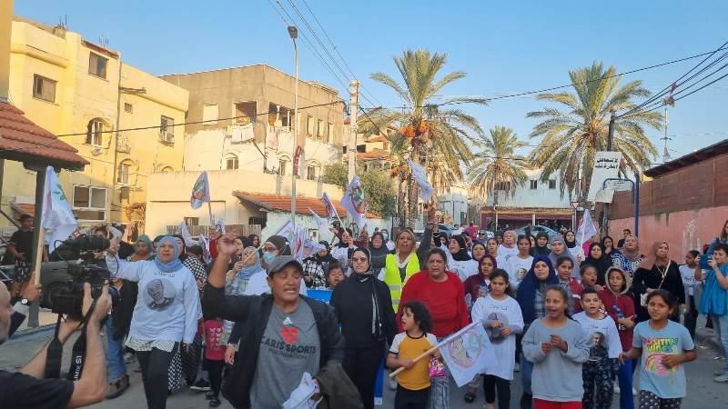 انطلاق مسيرة في جسر الزرقاء احتجاجًا على العنف والجريمة-1