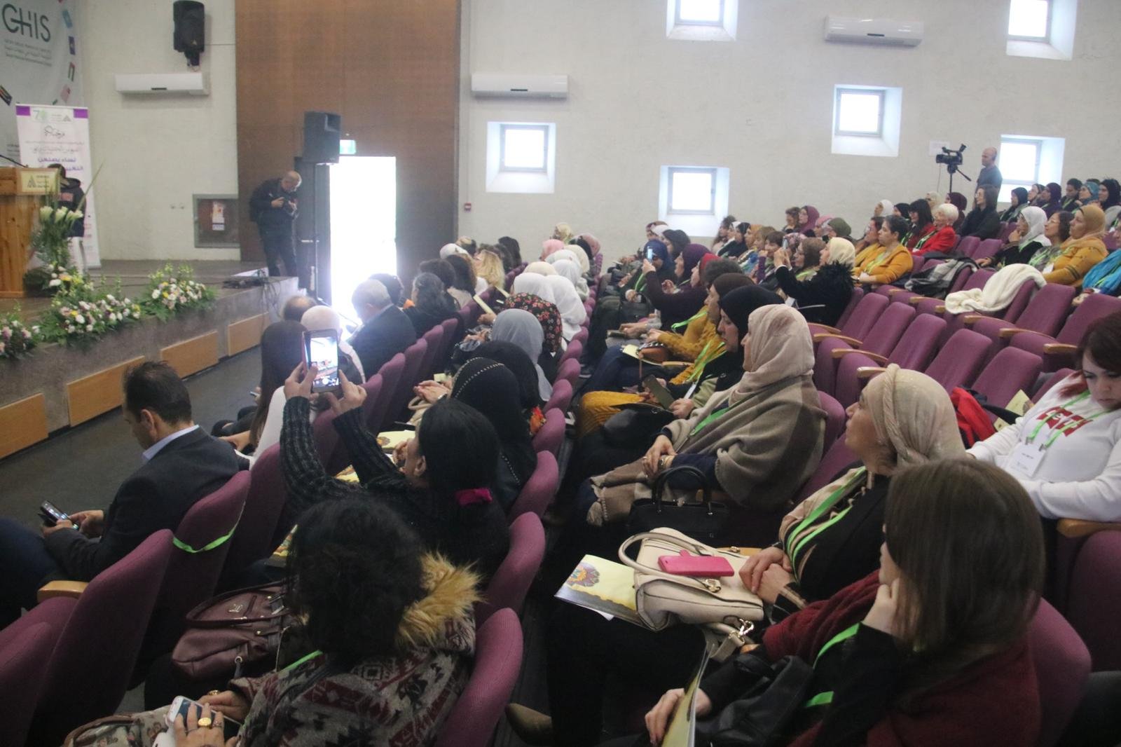 حضور واسع في مؤتمر "نساء يصنعن التغيير" في جفعات حبيبة -1