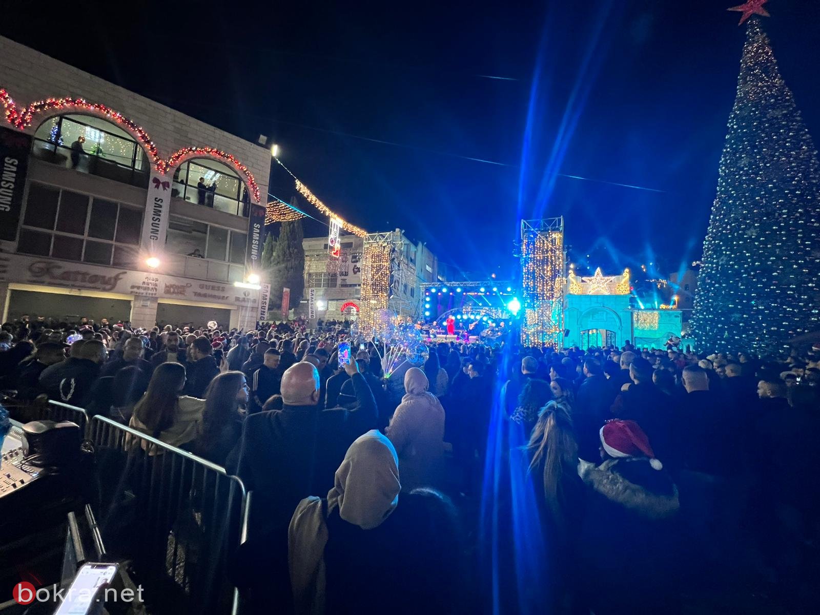 الناصرة: الاف المشاركين في احتفال اضاءة شجرة عيد الميلاد في ساحة العين-5