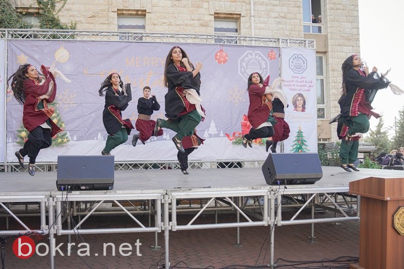 جامعة القدس تحتفل بإضاءة شجرة الميلاد تحت اسم "حفل الشهيدة الإعلامية شيرين أبو عاقلة"-4