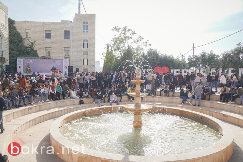 جامعة القدس تحتفل بإضاءة شجرة الميلاد تحت اسم "حفل الشهيدة الإعلامية شيرين أبو عاقلة"-5