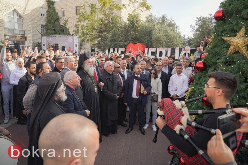 جامعة القدس تحتفل بإضاءة شجرة الميلاد تحت اسم "حفل الشهيدة الإعلامية شيرين أبو عاقلة"-8
