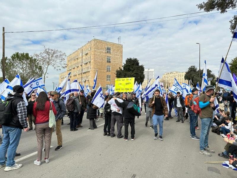 الآلاف يتوافدون نحو القدس للمشاركة في المظاهرة الاحتجاجية-4