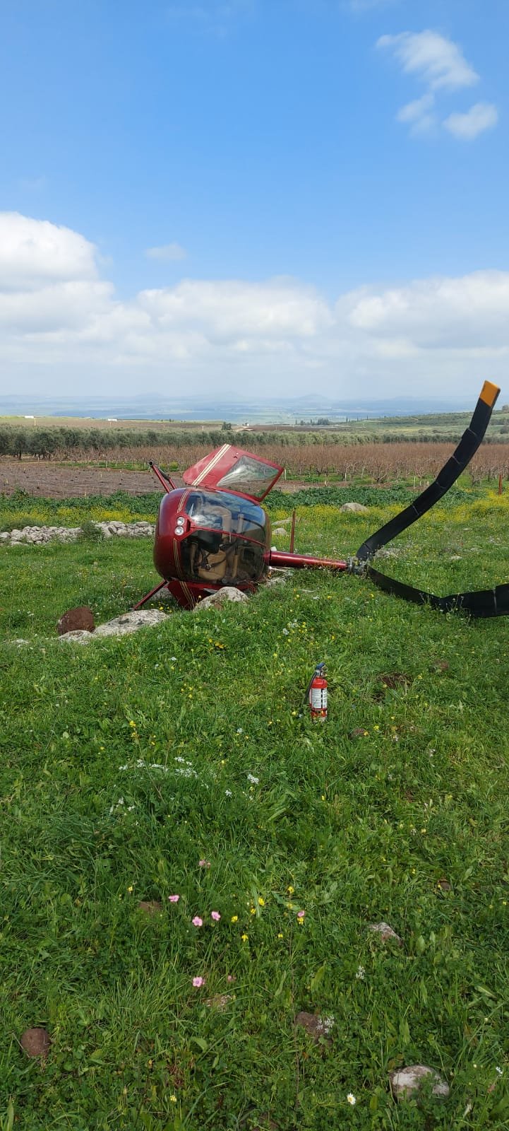 سقوط طائرة خفيفة في منطقة مفتوحة بالقرب من طوبا-0