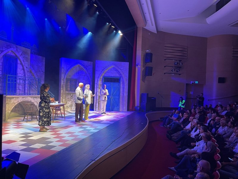 حضور ضخم وأجواء كرنفالية في العرض الأول لمسرحية "كافيار وعدس" – المسرح العربي – أم الفحم-14