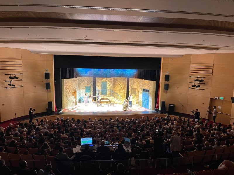 حضور ضخم وأجواء كرنفالية في العرض الأول لمسرحية "كافيار وعدس" – المسرح العربي – أم الفحم-24