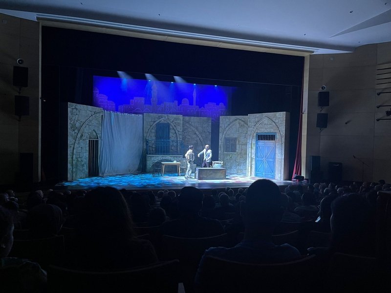 حضور ضخم وأجواء كرنفالية في العرض الأول لمسرحية "كافيار وعدس" – المسرح العربي – أم الفحم-40
