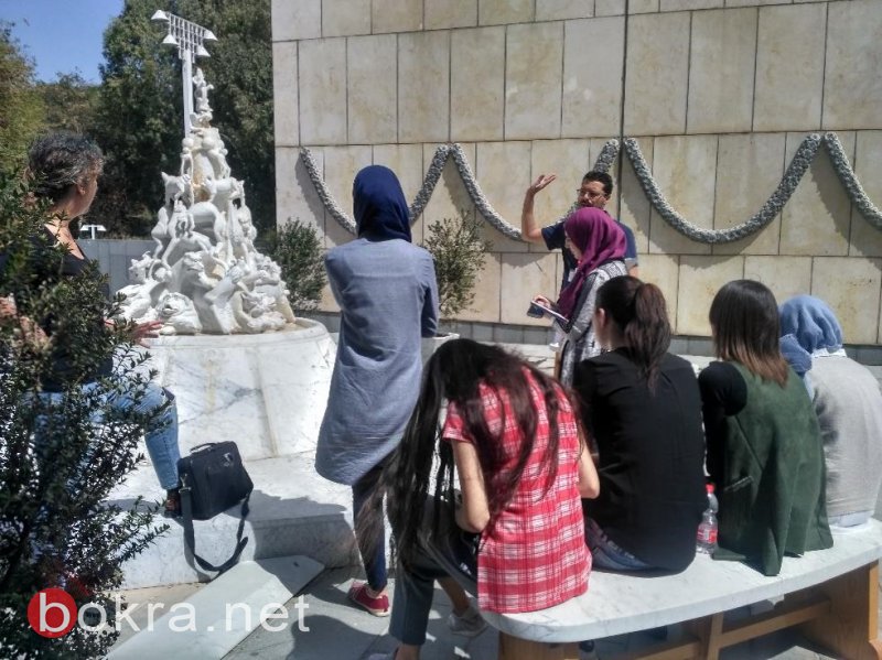  طالبات كليّة الفنون في بيت بيرل ينظّمن برامج ارشاد باللغة العربيّة في متحفيّ تل أبيب وهرتسليا-0