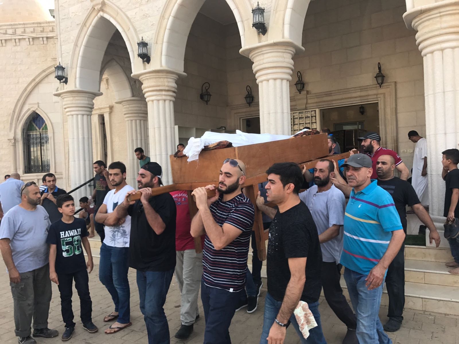 قلنسوة: المئات يشيعون جثمان سند زميرو-5