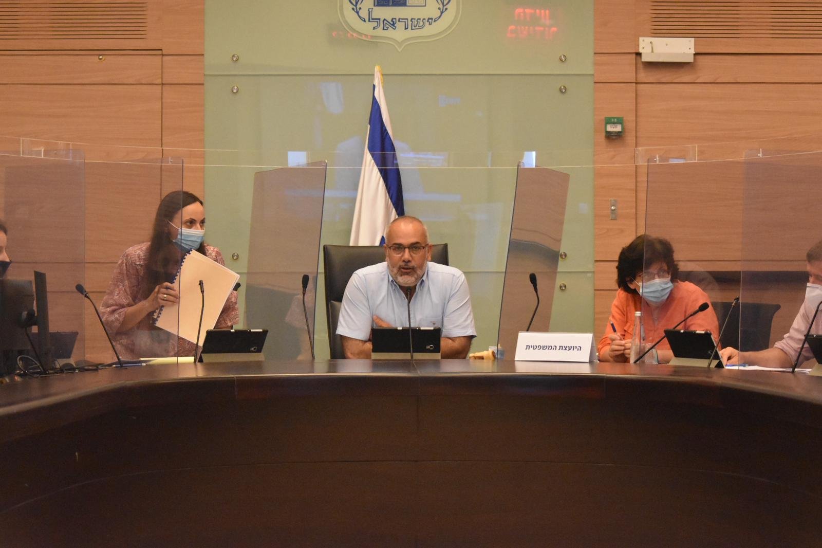 النائب أسامة السعدي يدير جلسة لجنة العمل البرلمانية حول حوادث العمل في ورشات البناء-2