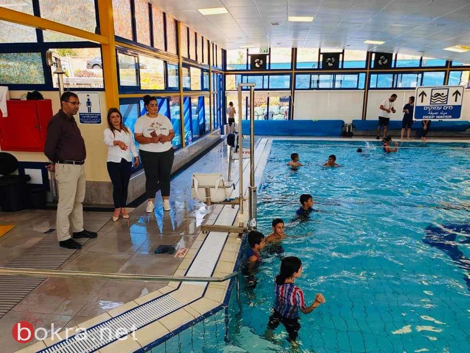 مجلس كفركنا يخرج ١٨٠ طالبا من دورات السباحة ضمن برنامج تحديات -0