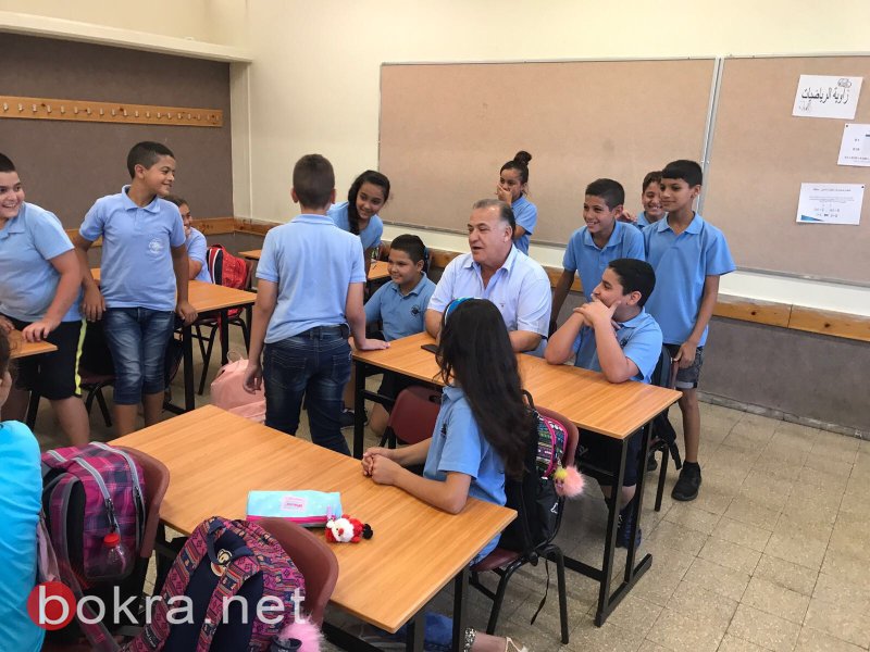 رئيس بلدية الناصرة وطاقم الجهاز التربوي يتفقدون مدرسة الكروم ومدرسة المجد-1