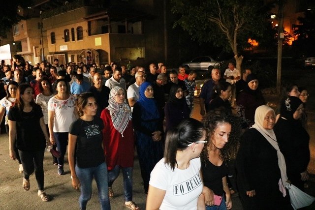 المئات في مجد الكروم يحتجون على قتل هبة مناع-0