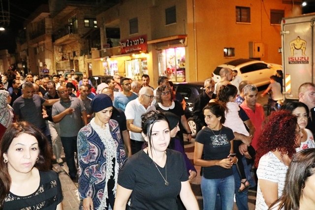 المئات في مجد الكروم يحتجون على قتل هبة مناع-5