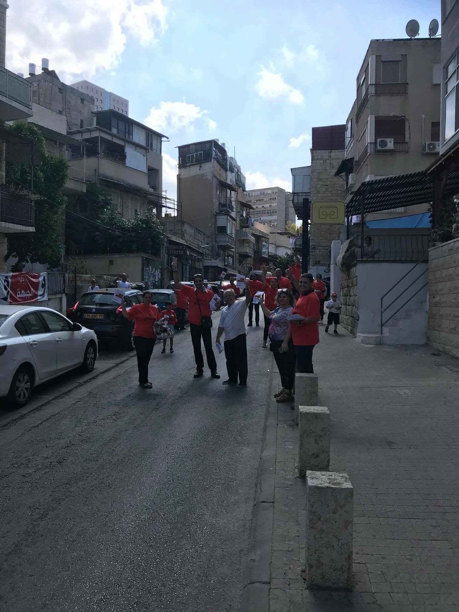 حيفا: التجمّع الوطني يوزّع نشرته الإنتخابيّة‎-2