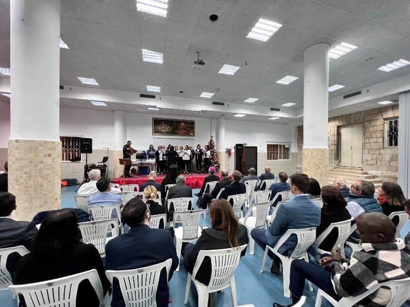 لقاء ميلادي مع السفراء في يافا حول مكانة المسيحيين في اسرائيل-1