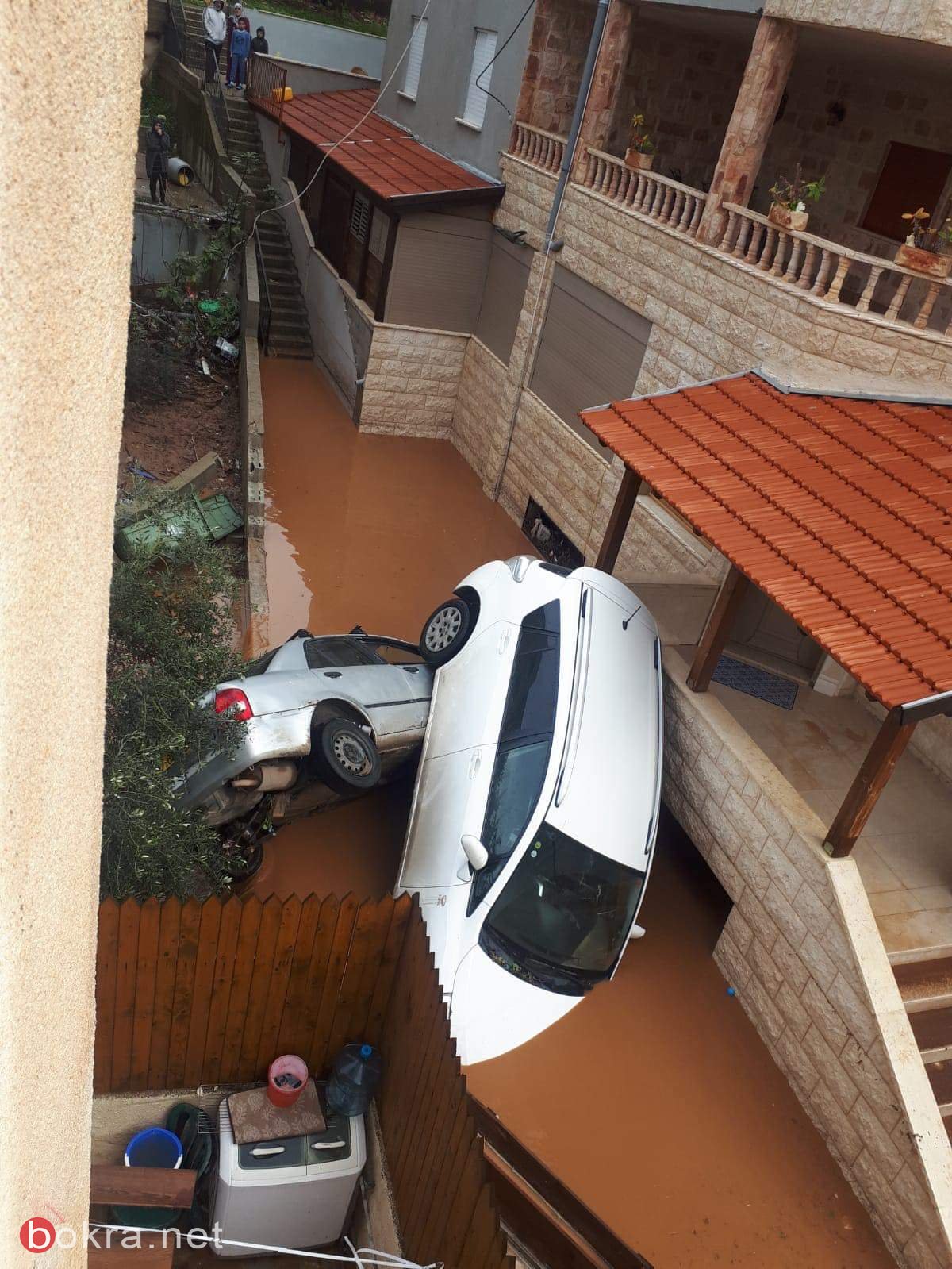 غرق شوارع وأحياء في بلدات طمرة وبلدات أخرى .. والمياه تسحب سيارتين قرب سخنين وعرابة-0