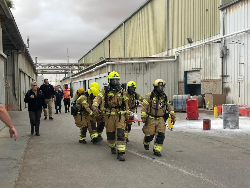 ديمونا: إصابات جراء حريق في مصنع-0
