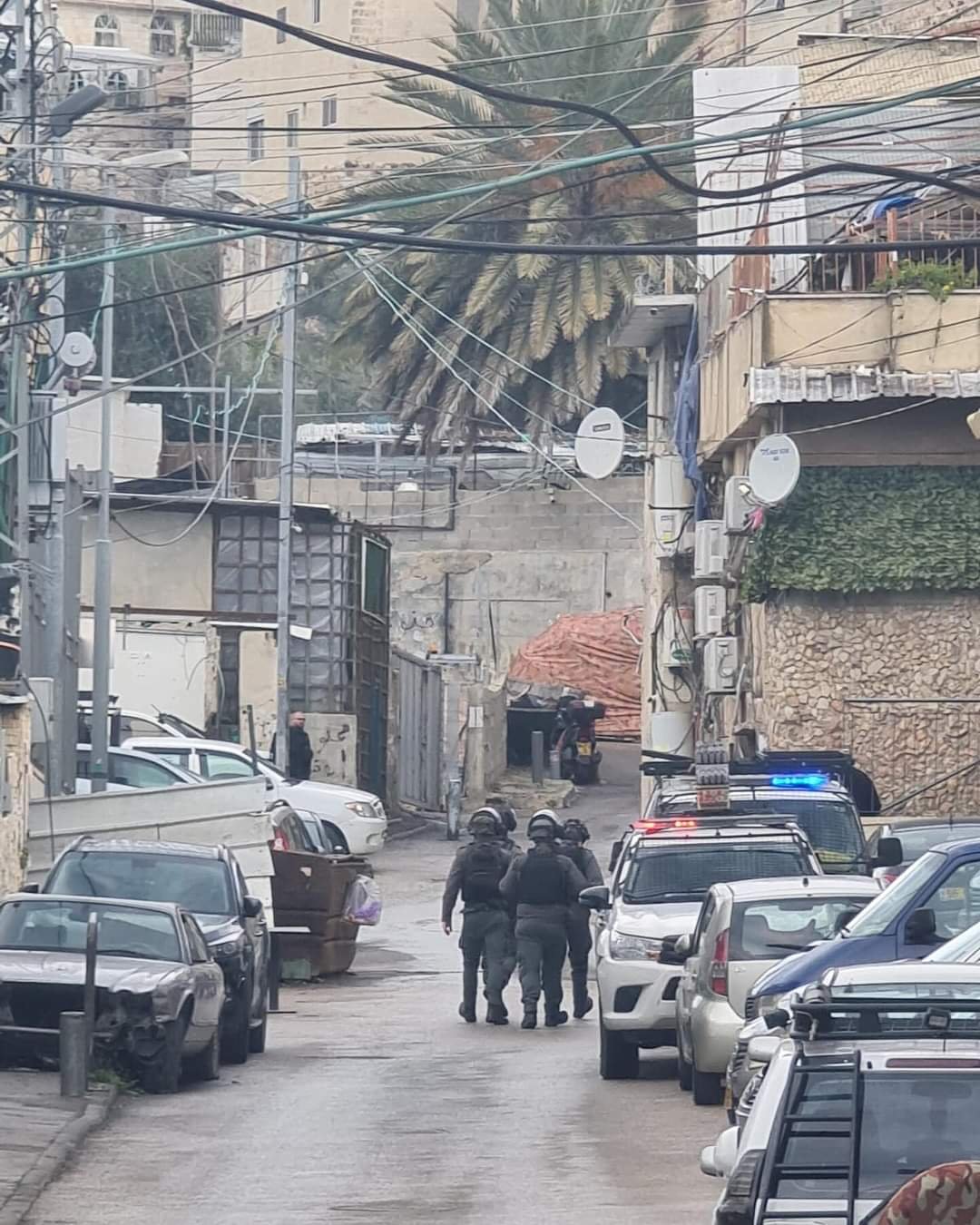 قوات اسرائيلية تقتحم منزل الناشط المقدسي فخري ابو دياب تمهيدا لهدمه-4