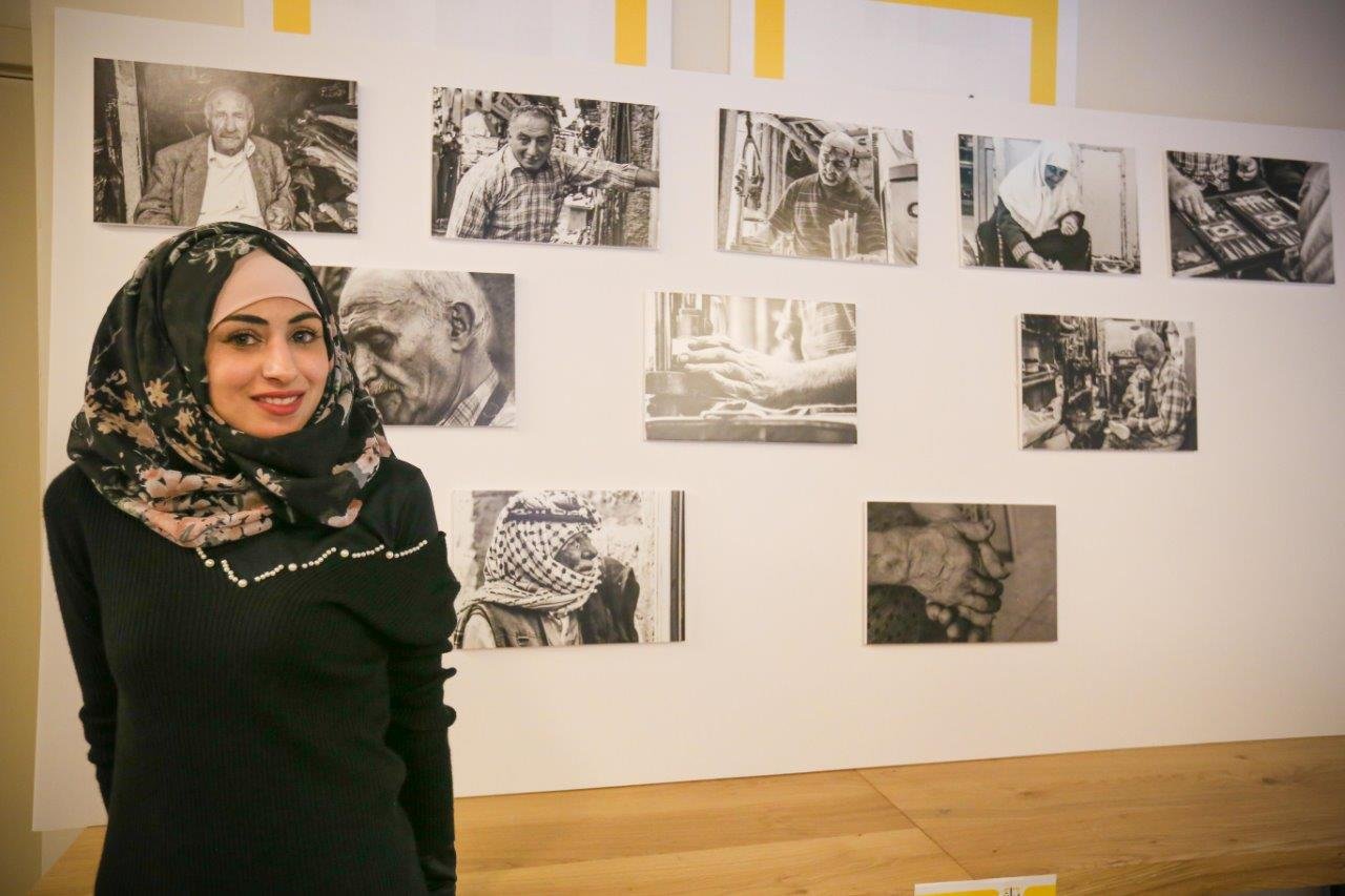 تنظيم معرض في التصوير الفوتوغرافي والافلام القصيرة لمجموعة نساء تمّ تأهيلهنّ في هذا المجال من قبل مركز ريان القدس -13