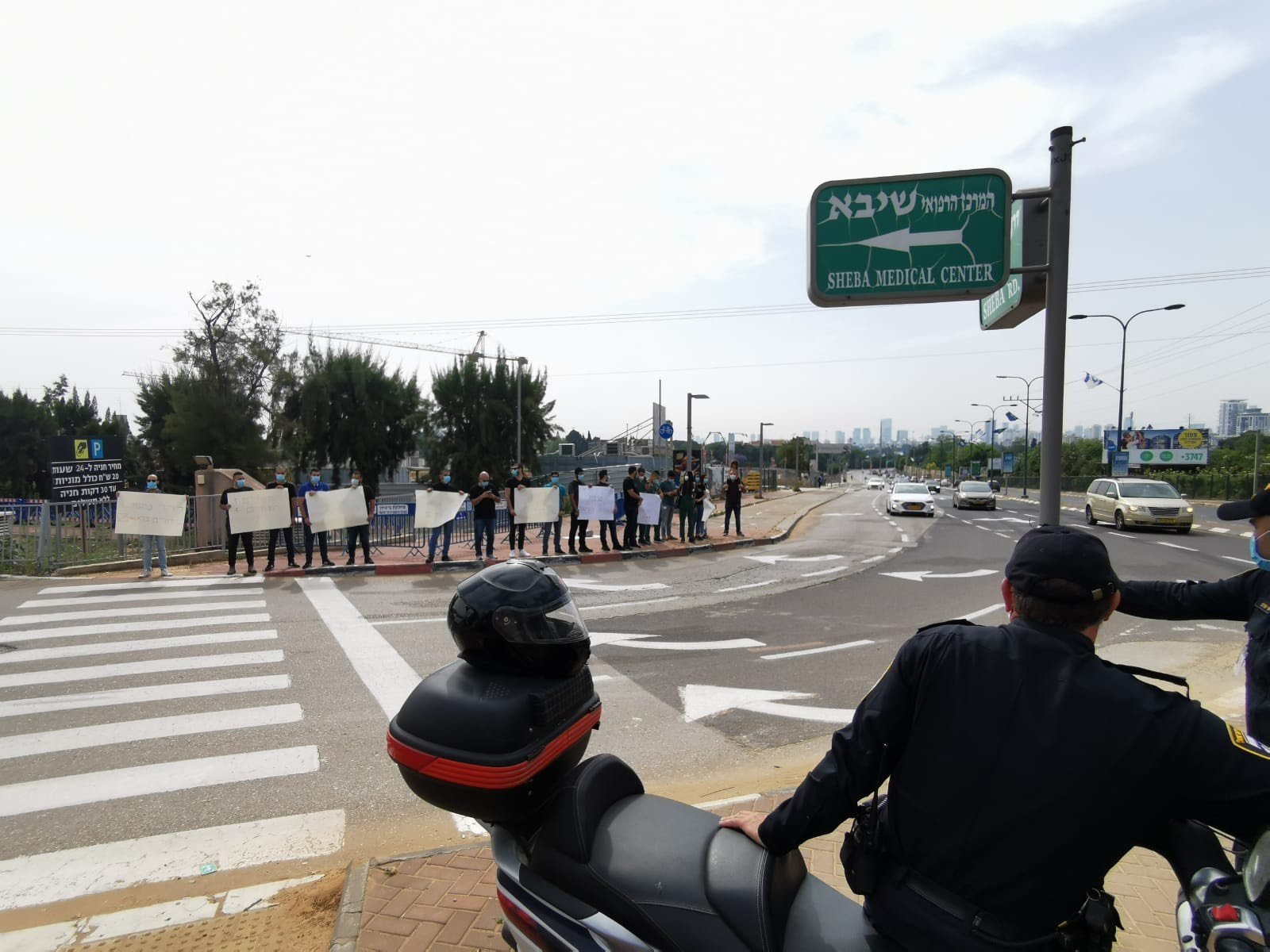 تظاهرة مقابل مستشفى تل هشومير تنديدًا بقتل يونس دون رحمة او شفقة -9