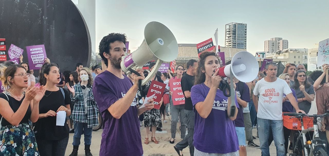 يهود وعرب يقفون معًا بعشرات المواقع في جميع أنحاء البلاد: "معًا نوقف الدمار"‎-14