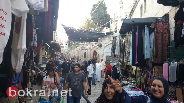 القدس: اعداد كبيرة من المصلين يزحفون الى الاقصى لاداء الصلوات فيه-0