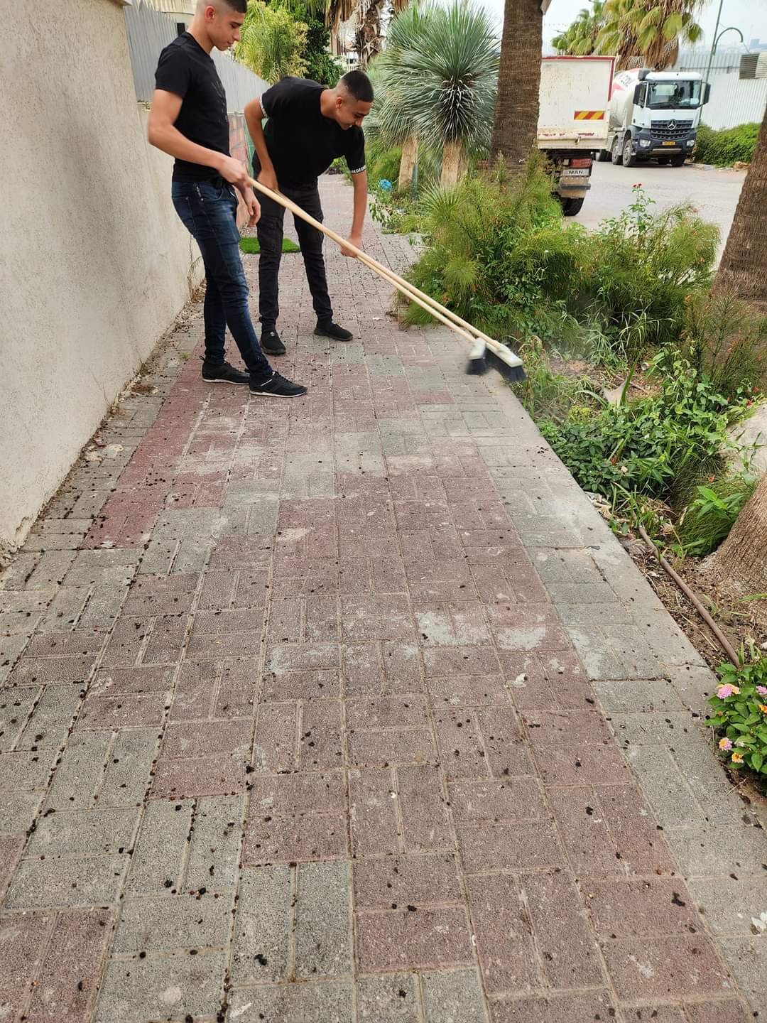 معسكرات عمل تطوعي لتنظيف مدخل كفر برا-6