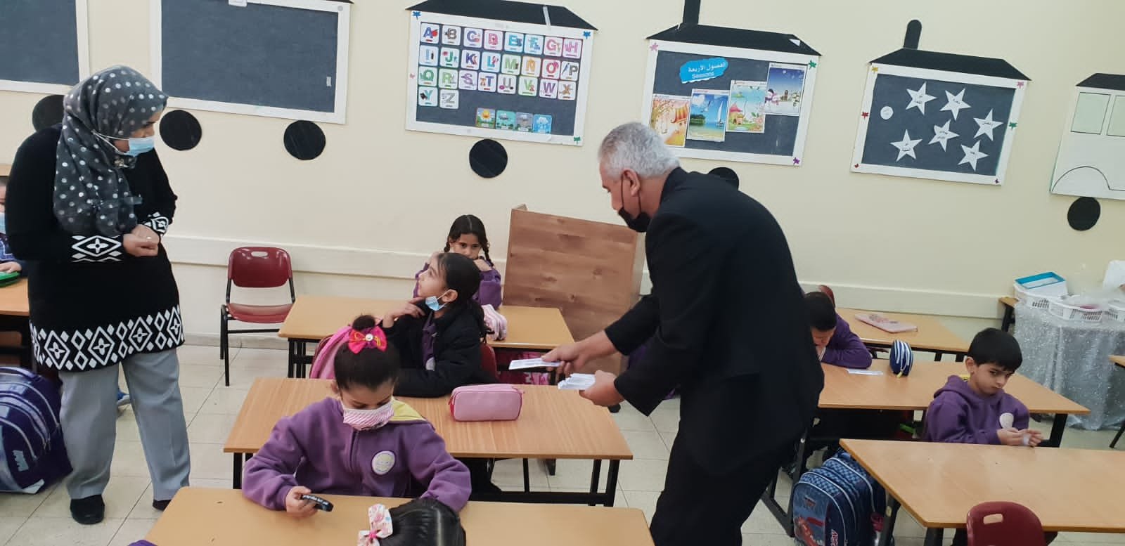 الناصرة: البلدية توزع مواد اعلامية للوقاية من الكورونا في المدارس-3