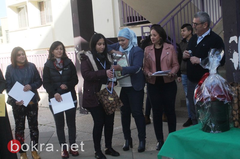 سخنين:د. صفوت ابو ريا يشارك مدرسة الحلان في تكريم طلابها المتألقين-50