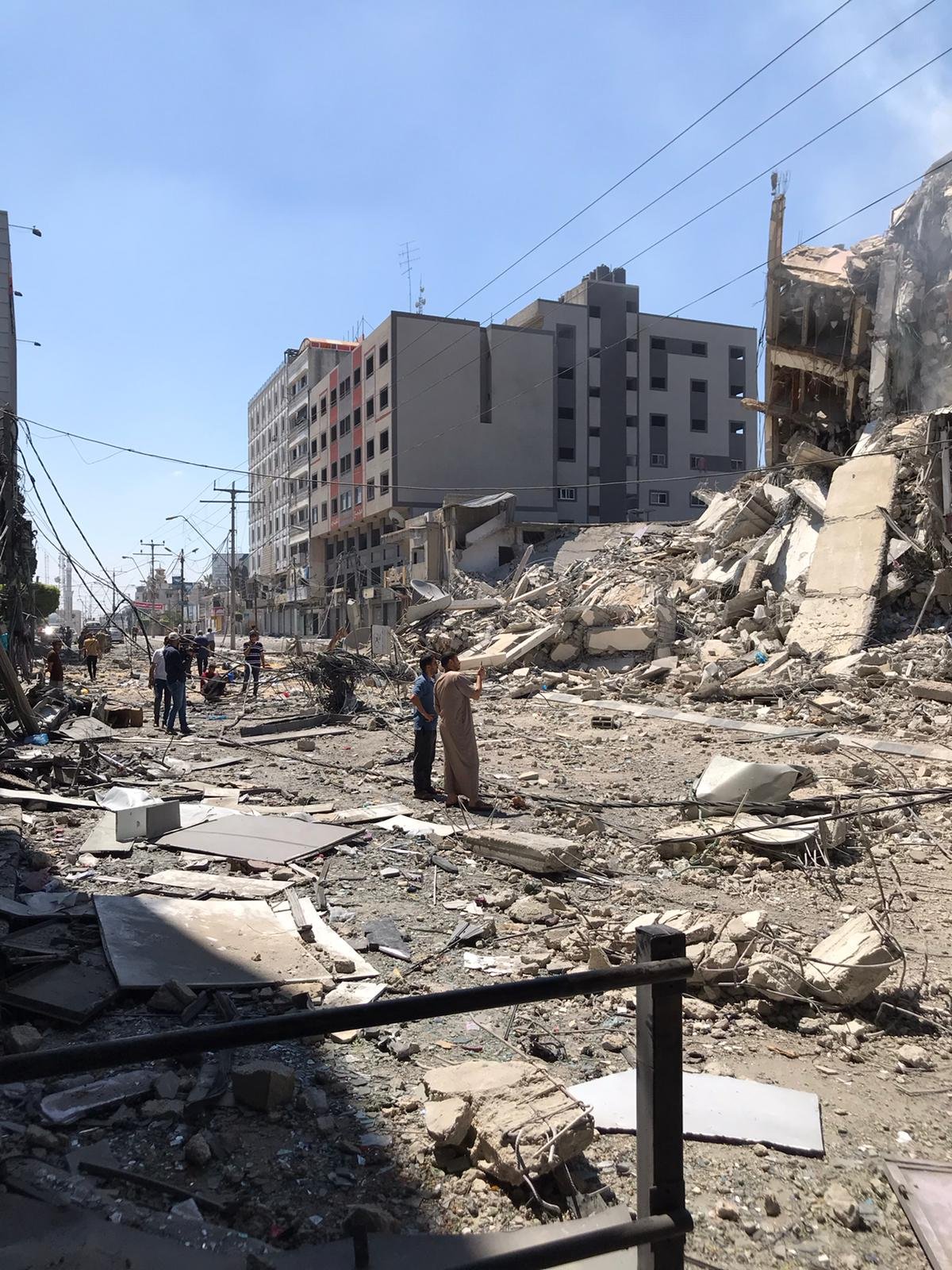 صحفي من غزة يعرب عن صدمته من حجم الدمار الذي لحق بغزة-11