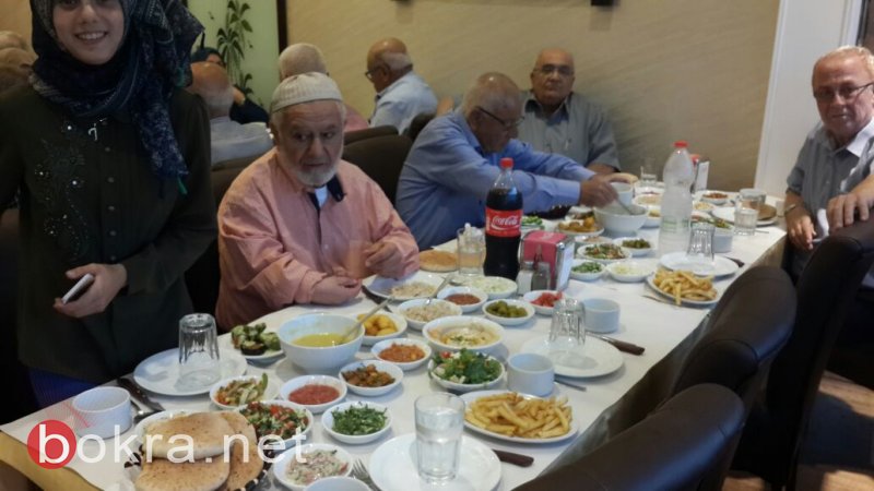 جمعية الجيل الذهبي في باقة الغربية تنظم إفطار جماعي بمشاركة رئيس البلدية-24