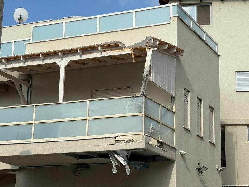 اكسال: سقوط شظايا صاروخية على منزل-0