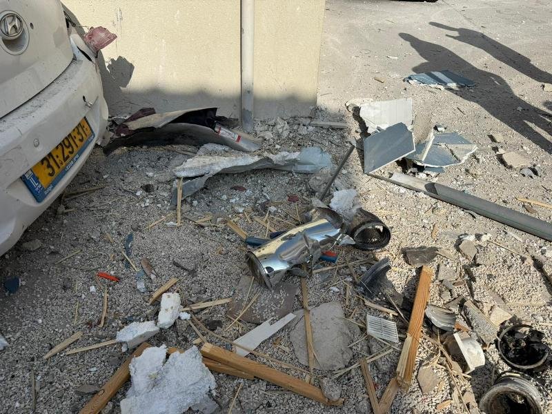 اكسال: سقوط شظايا صاروخية على منزل-2