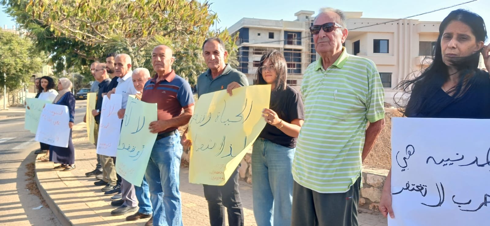 أهالي كوكب ابو الهيجاء يتظاهرون رفضًا لحرب الإبادة والتجويع في غزة-0
