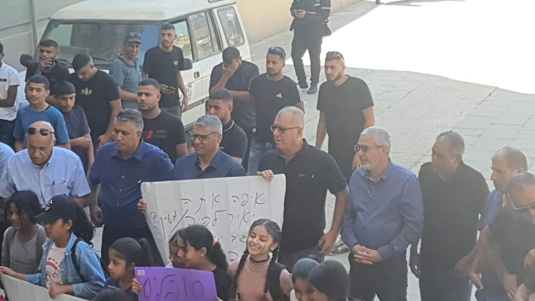 بئر السبع: عائلة الدبسان تتظاهر من جديد امام سلطة التوطين مطالبة بالمسكن-3
