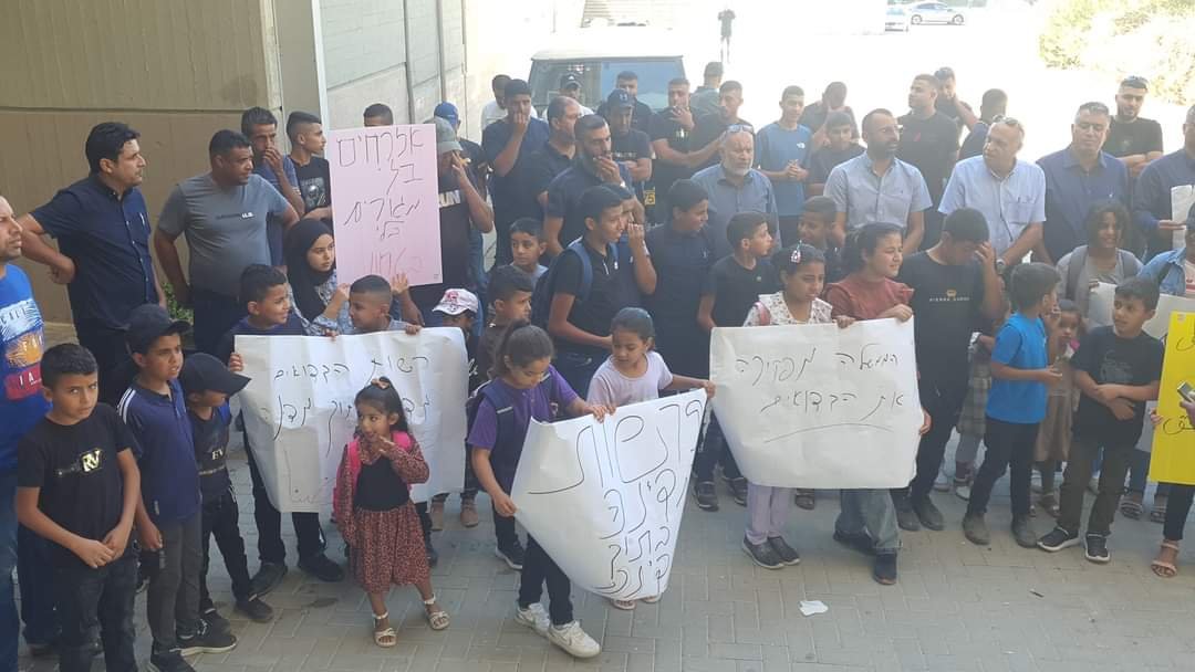 بئر السبع: عائلة الدبسان تتظاهر من جديد امام سلطة التوطين مطالبة بالمسكن-4