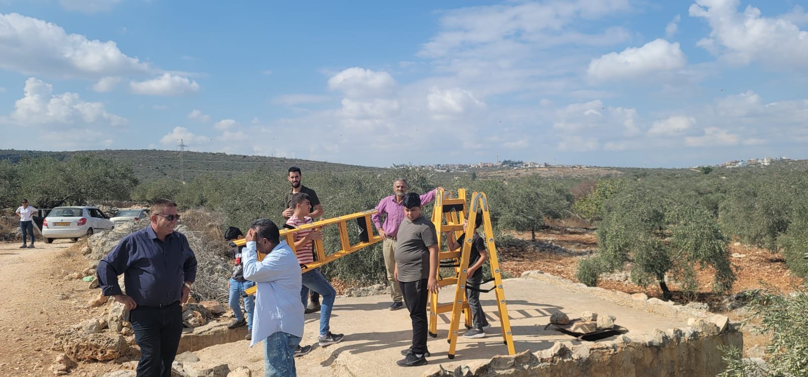 "حُرية" تنضم إلى حملة "لستم وحدكم" لمساندة صمود المزارعين الفلسطينيين في قطف الزيتون-1