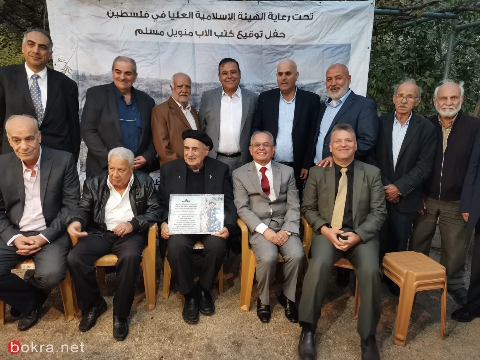 مجموعة الاخوة المقدسيين تكرم الأب مناويل مسلم لمواقفه تجاه القدس وفلسطين-7