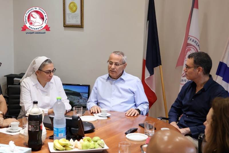 مديرعام وزارة الصحة موشيه بار سمنطوف يحل ضيفا على المستشفى الفرنسي في الناصرة-5