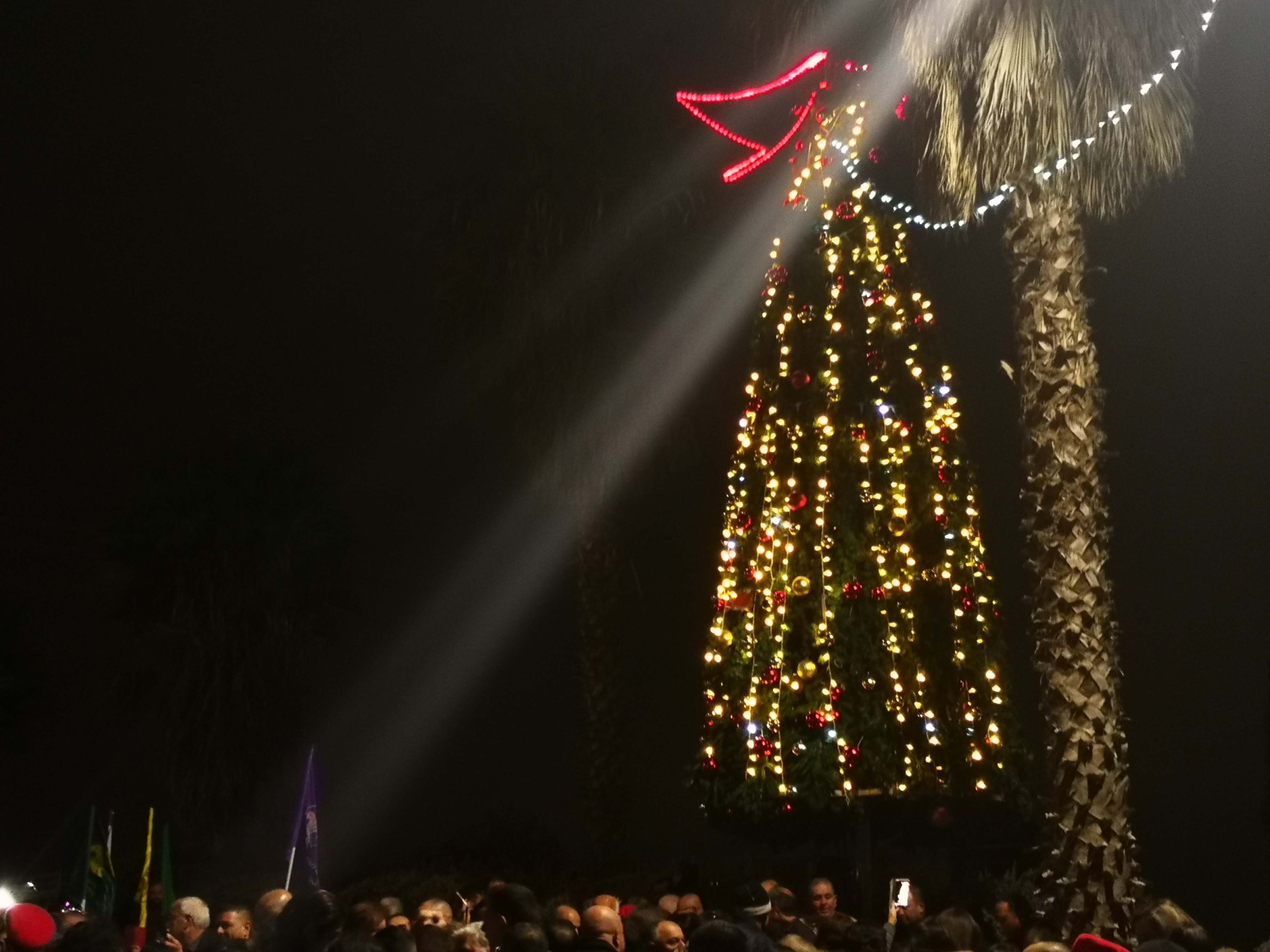 نوف هغليل تضيء شجرة الميلاد وبلوط يؤكد: مدينة كل مواطنيها-18