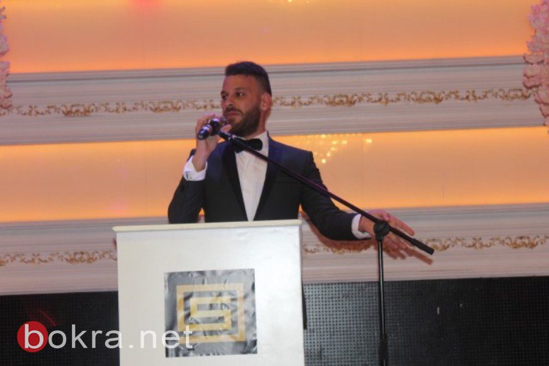 ساهر عوكل خلال حفل استقباله يعلن عن تبرعه بنصف الجائزة لمركز سرطان الأطفال في لبنان-10